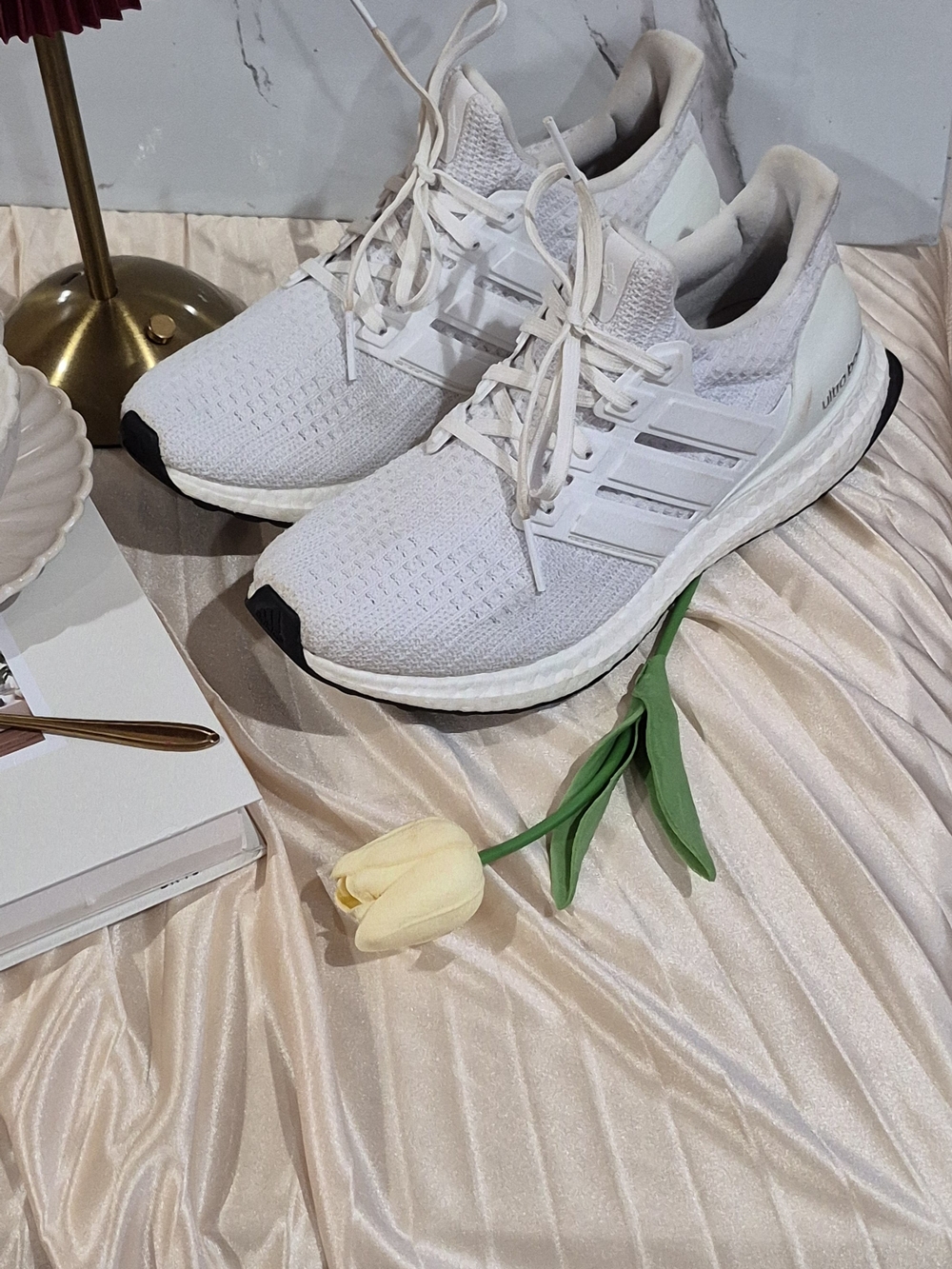 ​Adidas UltraBoost 4.0 Triple White Women's Size 8 (BB6308)